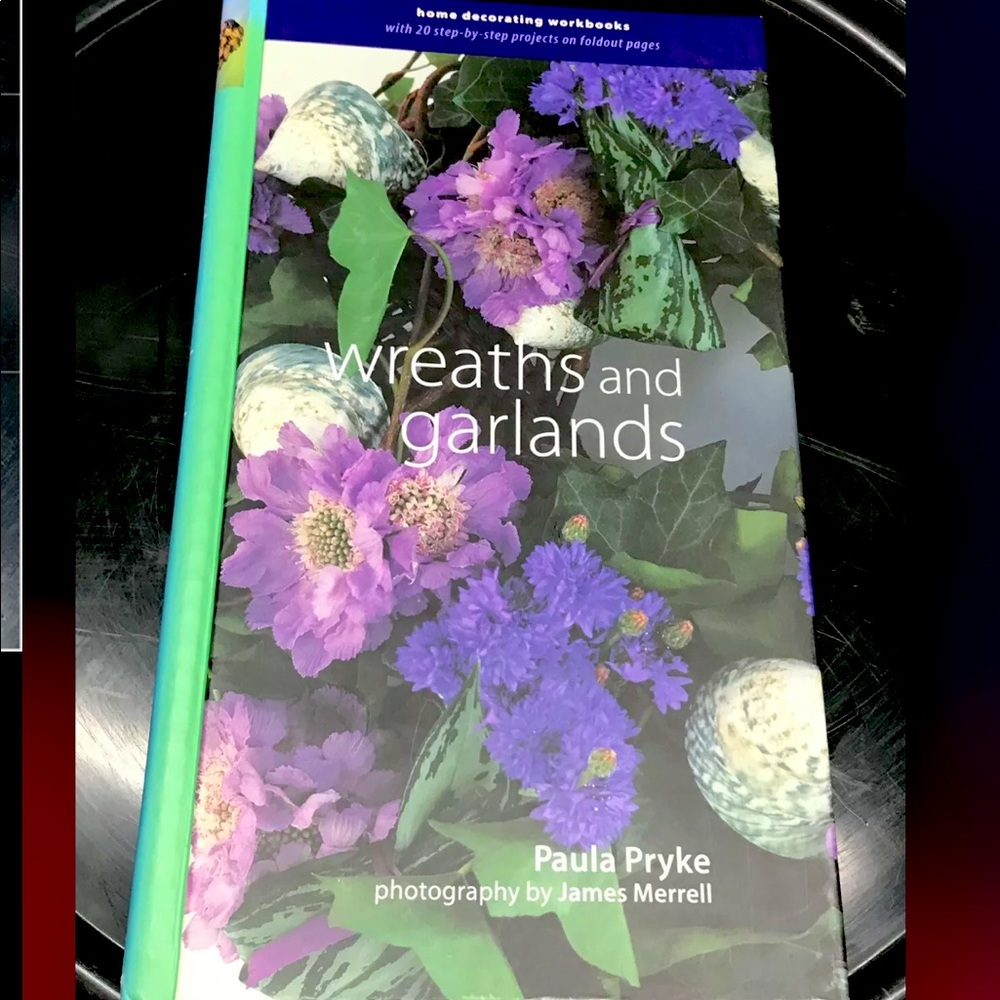 Wreaths and Garlands (Decorating Workbooks)